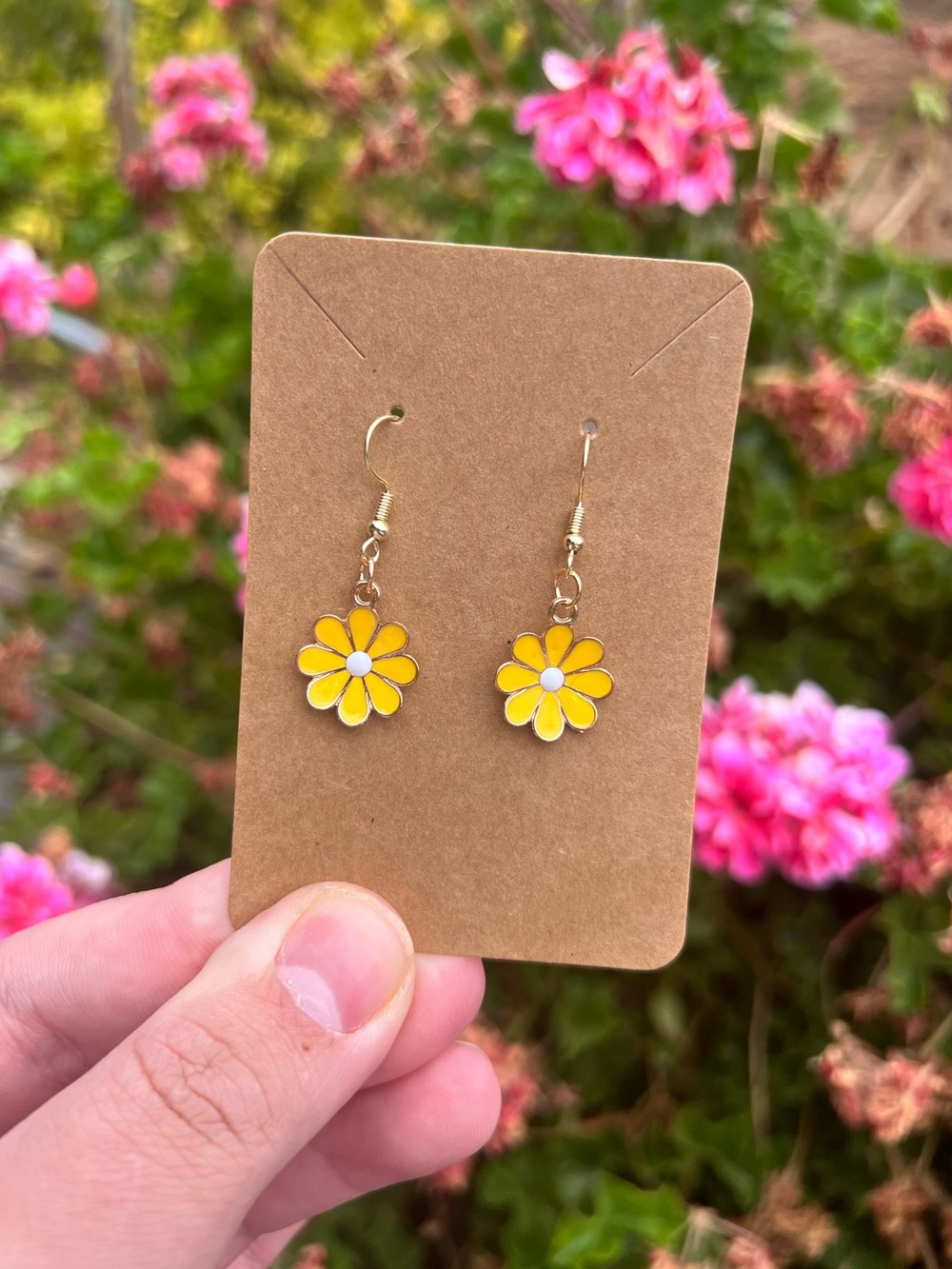 YELLOW DAISY FLOWER DANGLE EARRINGS